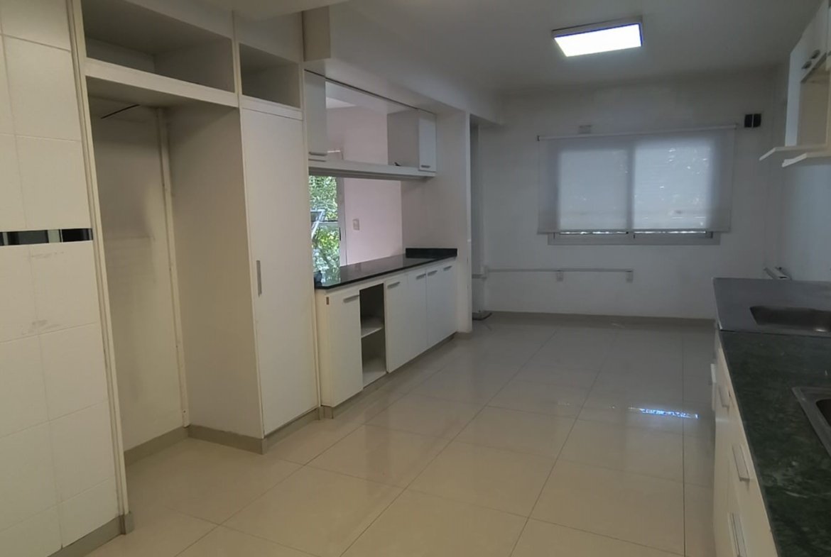 IMPECABLE 4 AMB. C/COCHERA SALGUERO Y PARAGUAY