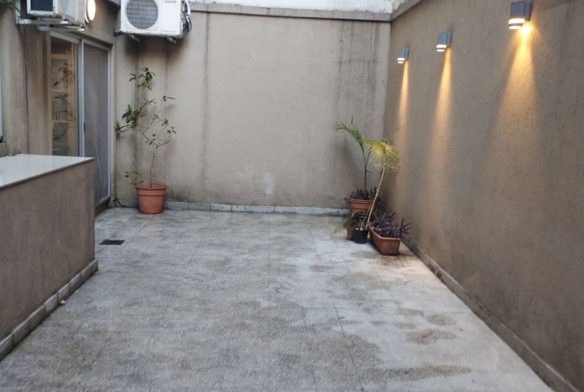 Excelente 3 Ambientes con Patio Para Suca Viamonte y Ecuador