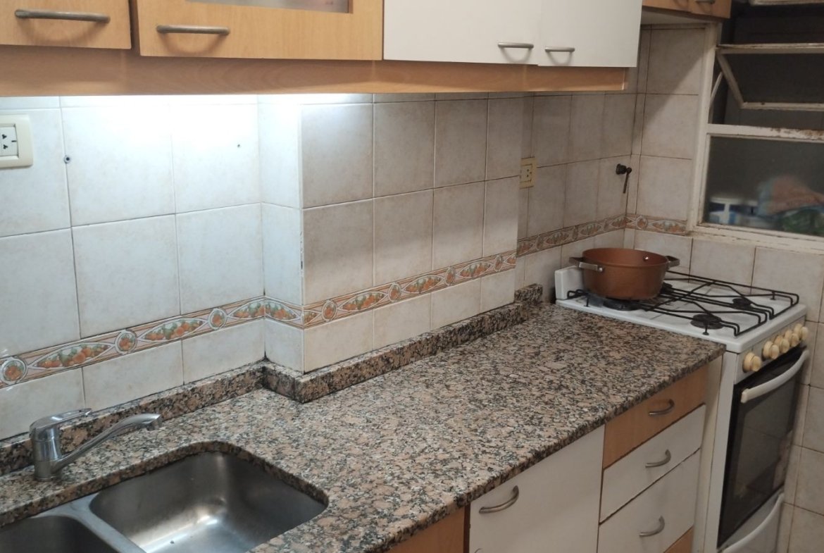 Excelente 3 Ambientes con Patio Para Suca Viamonte y Ecuador