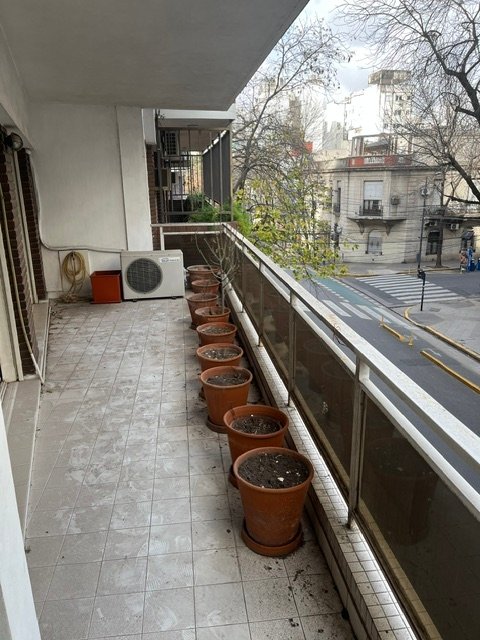 PISO EN VENTA MANSILLA Y AGUERO EXCELENTE